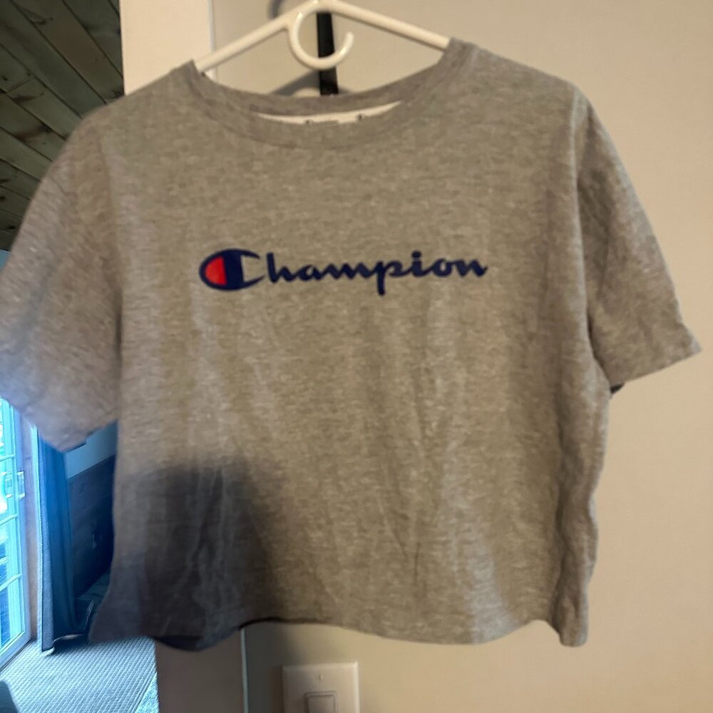 Champion cotton crop t-shirt sz M